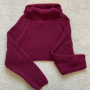 Vestique turtle neck sweater, cropped, size M/L